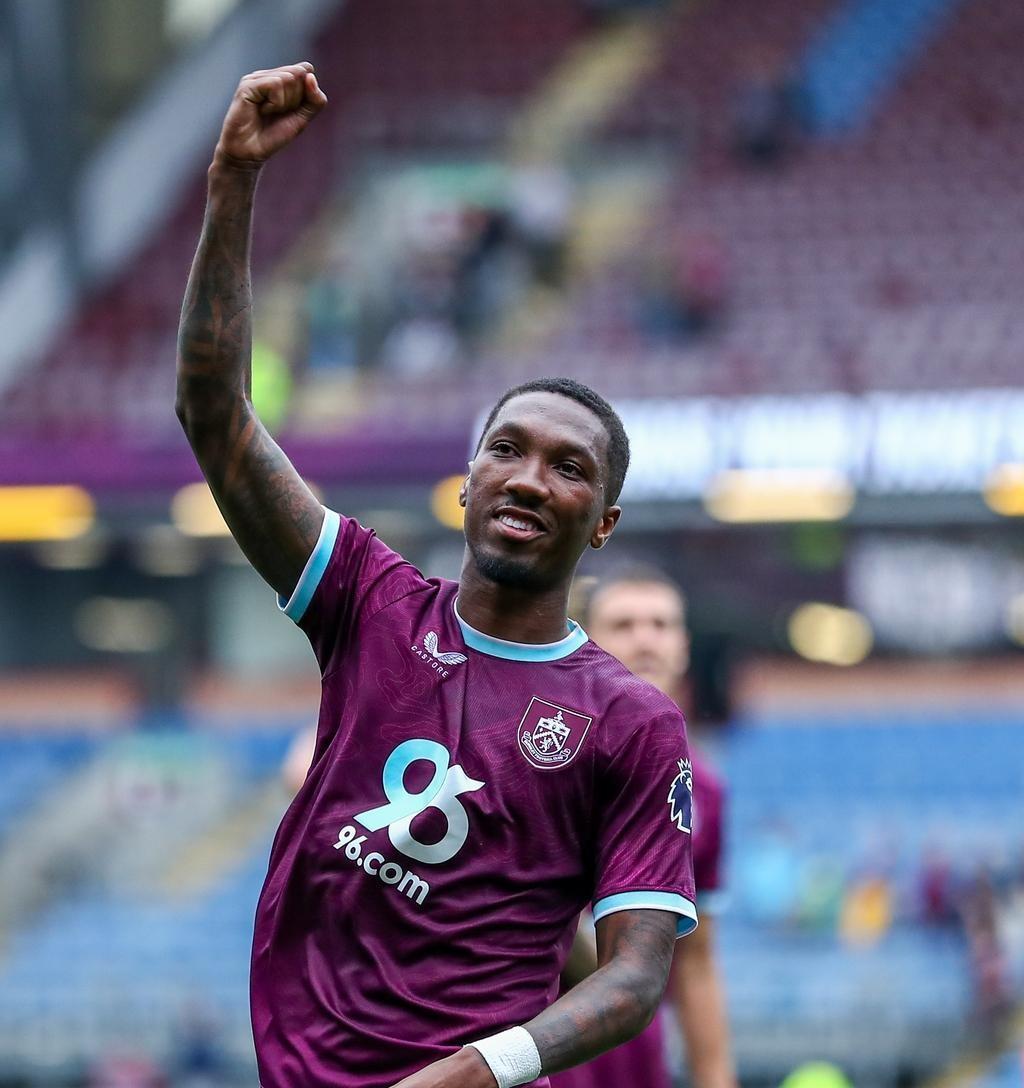 星空体育官网-包含国际比赛日英超焦点战,广州队扳平良机,目标明确,轮换策略成焦点的词条